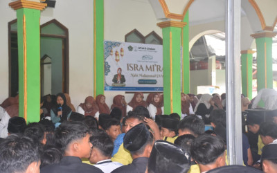 Peringatan Isra Mi’raj Nabi Muhammad SAW di MTsN 8 Cirebon sebagai Sarana Pembinaan Karakter Islami