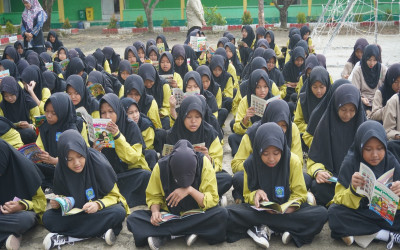 Pembiasaan Literasi Jumat Pagi, MTsN 8 Cirebon Ajak Siswa Gemar Membaca